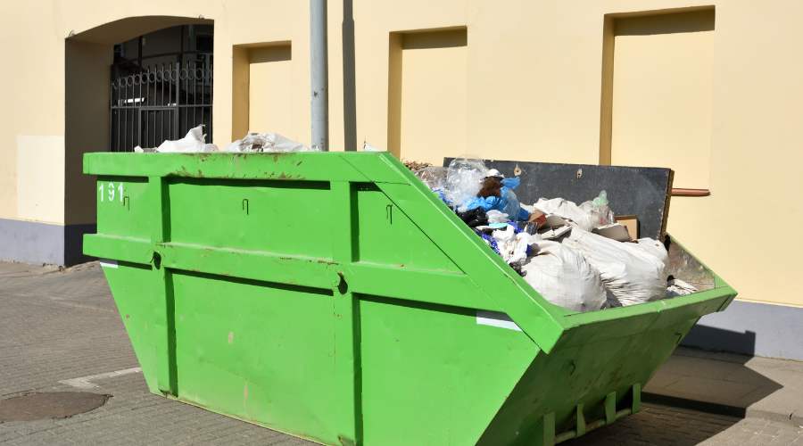 Which is Better: Rubbish Removal or Skip Bins?